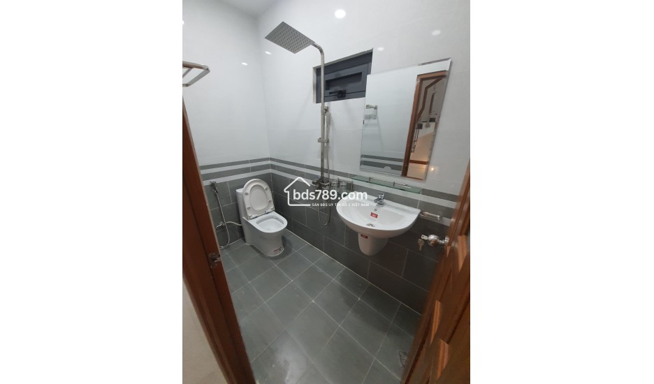 Bán nhà góc hai mặt tiền đường 11 Trường Thọ Thủ Đức TPHCM,LH 0909428959